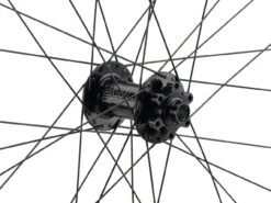 Tune Race 30K4 Endurance Boost Disc 6-Loch 29" Laufradsatz -Fahrradzubehör 429984